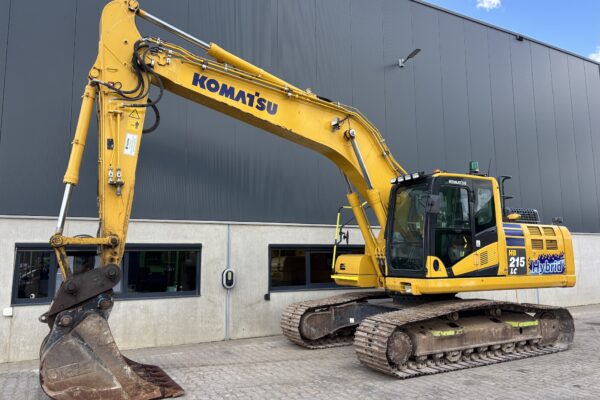 1 Komatsu HB215LC-3