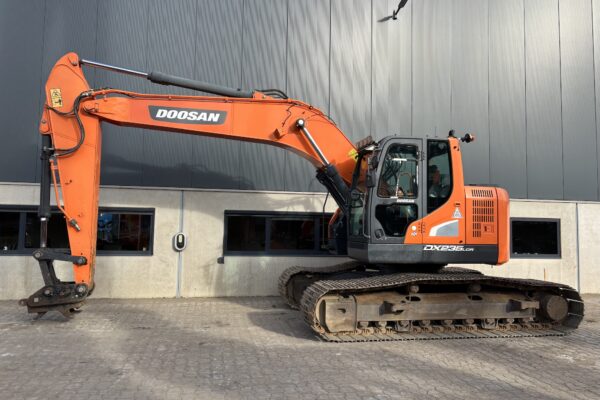 2 Doosan DX235LCR-5
