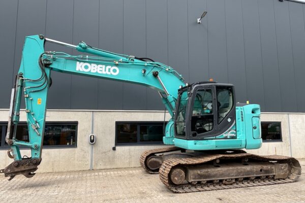 2 Kobelco SK230SRLC-5