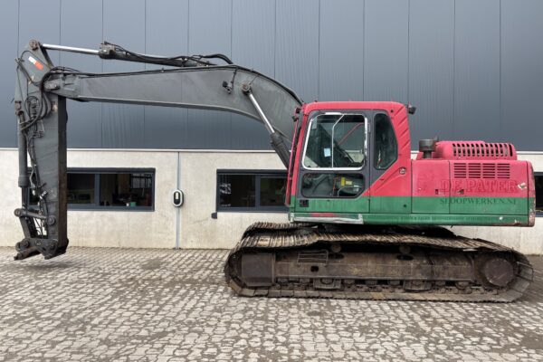 2 Volvo EC210BLC