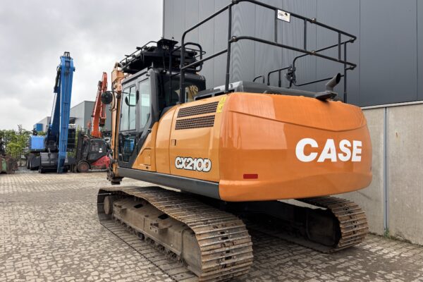 3 Case CX210D