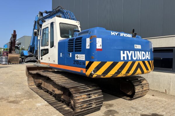 3 Hyundai R210LC-7A