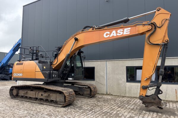 5 Case CX210D