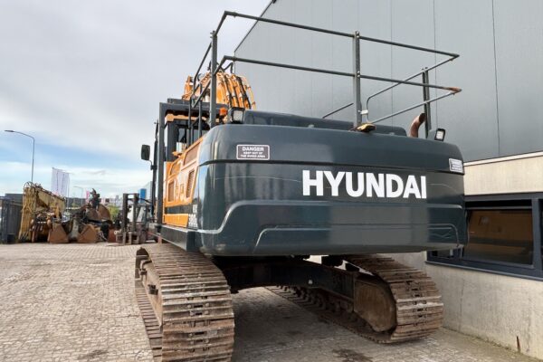 5 Hyundai HX380L