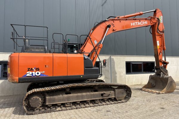 6 Hitachi ZX210LC-6