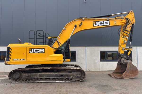6 JCB 220X