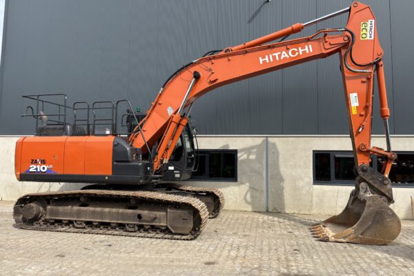 7 Hitachi ZX210LC-6