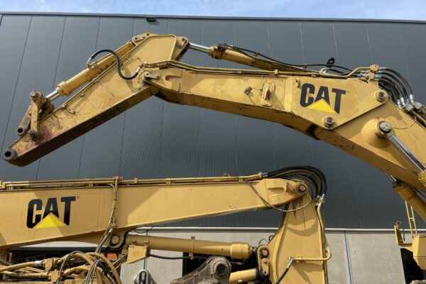 CAT 350L UHD demolition (8)