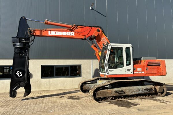 1 Liebherr R922