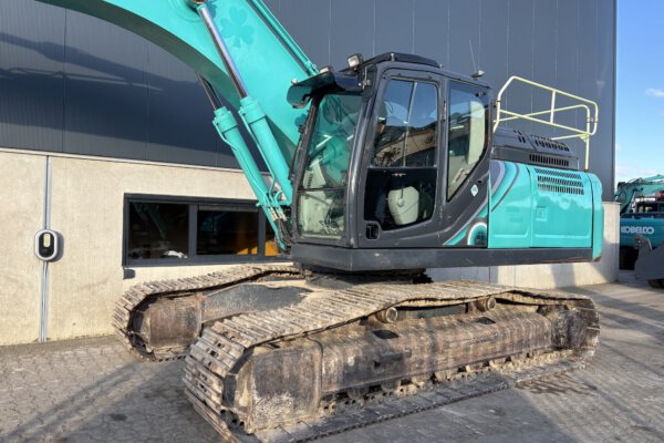 1.1 Kobelco SK300LC-10