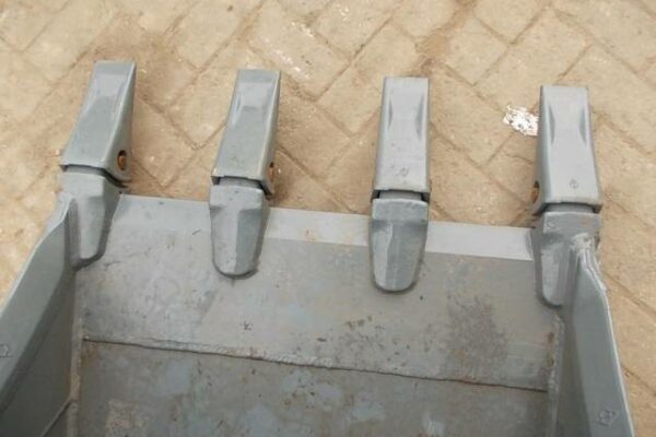 131 Pin 60 komatsu (4)