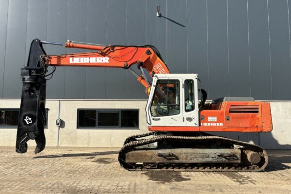 2 Liebherr R922