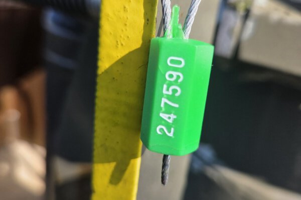 247590 Clamshell (12)