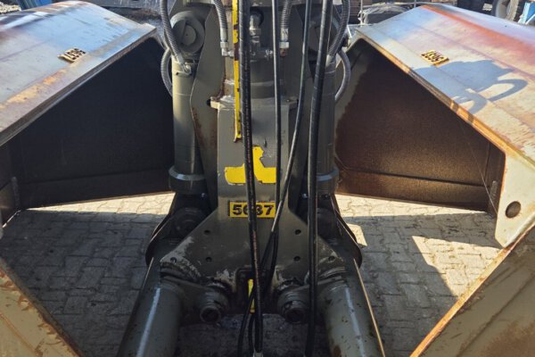 247590 Clamshell (8)