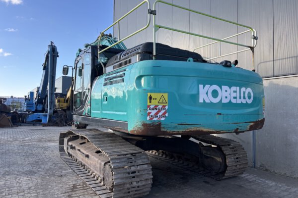4 Kobelco SK300LC-10