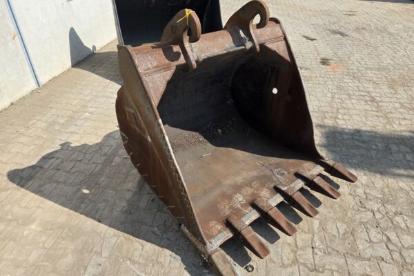 4836 CW40 teeth bucket (4)