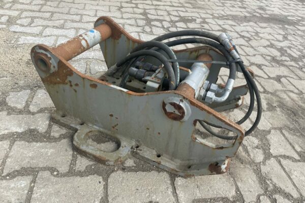 4902 S60 Oilquick (2)