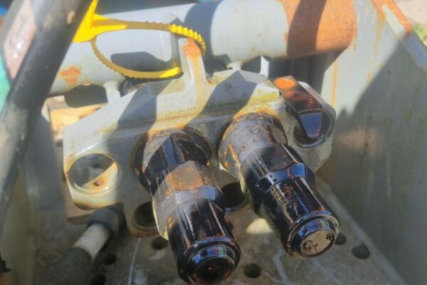 4903 S60 Oilquick (7)