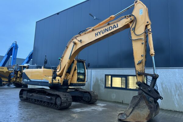5 Hyundai R220LC-9A