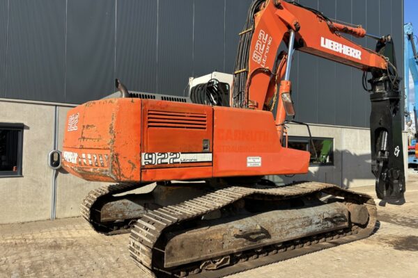 5 Liebherr R922