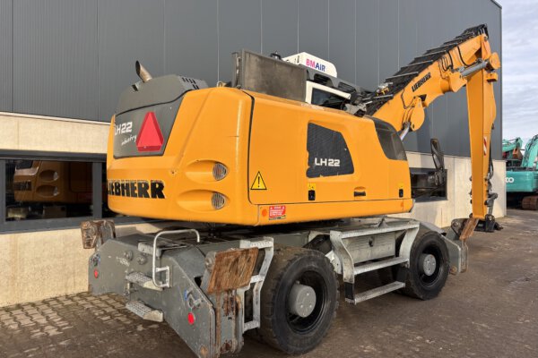 6 Liebherr LH22