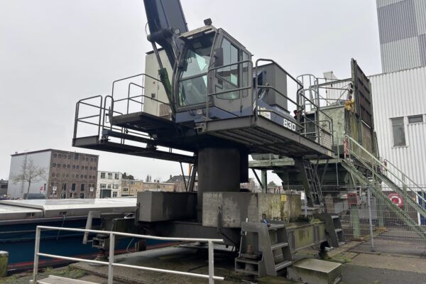 6 Sennebogen 830 Elec