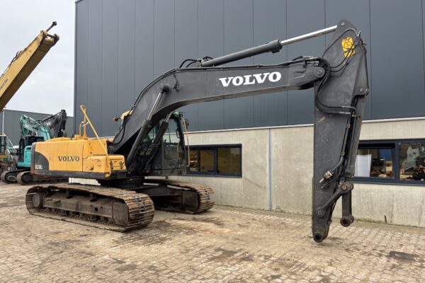 6 Volvo EC210CL