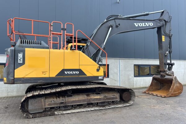 6 Volvo EC250EL