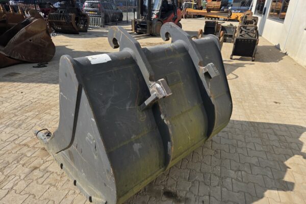 614749 teethbucket CW40 (7)