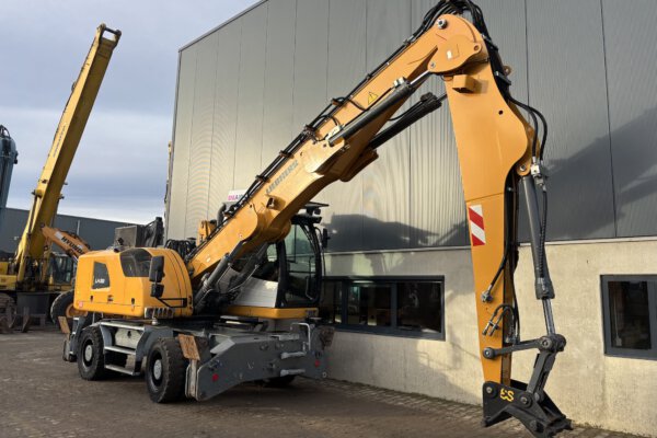 8 Liebherr LH22