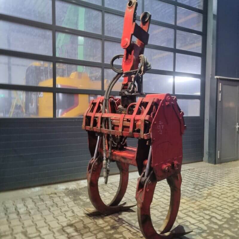 Pipe or wood grapple