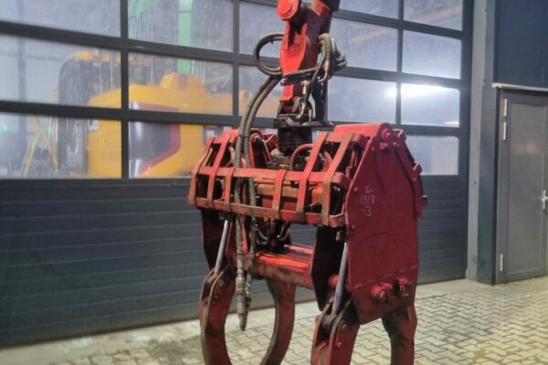 Pipe or wood grapple