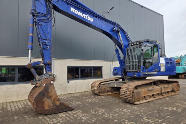 R side komatsu pc290 (2)