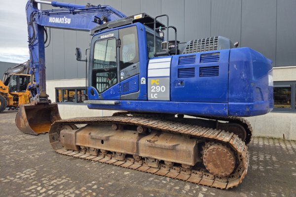 R side komatsu pc290 (3)