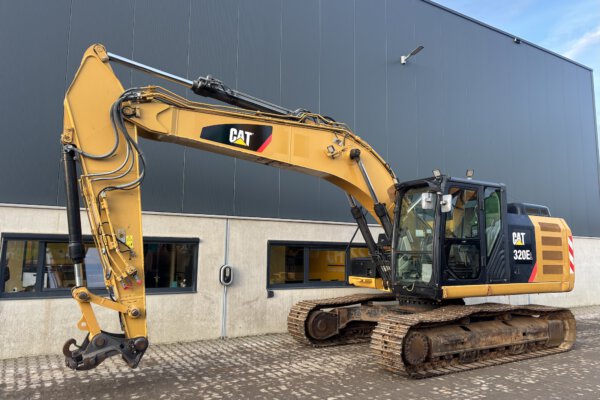 1 CAT 320EL