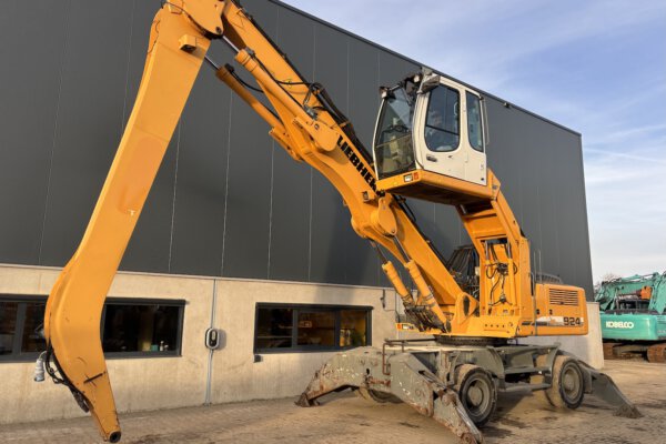 1 Liebherr A924C