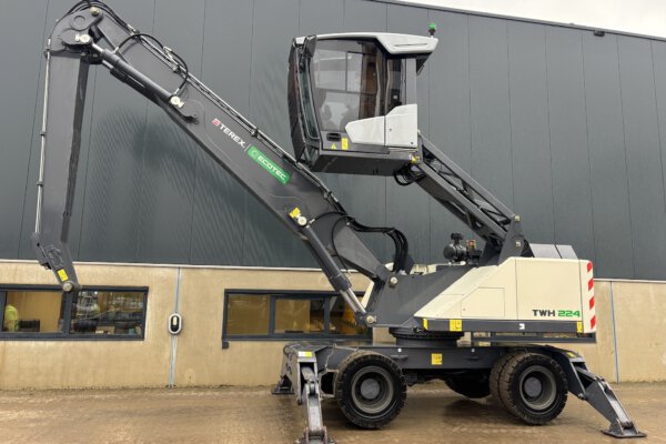 2 Terex TWH224