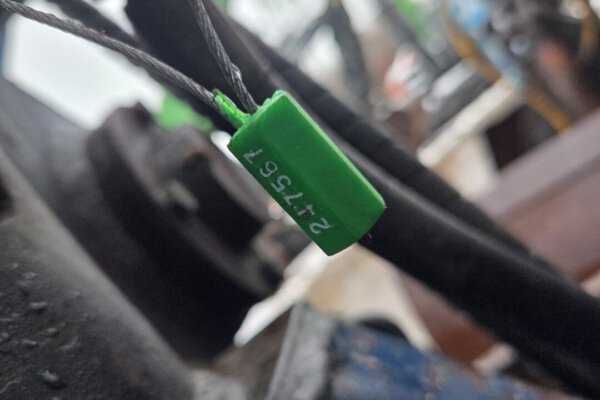 247567 clamshell (10)