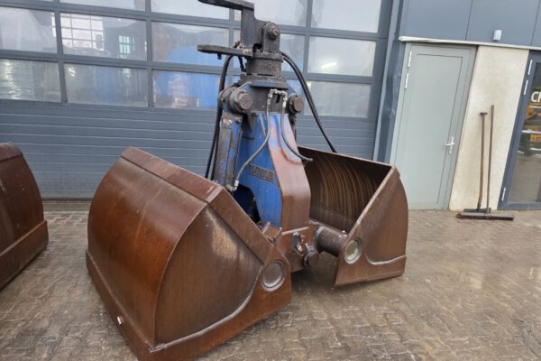 247567 clamshell (2)