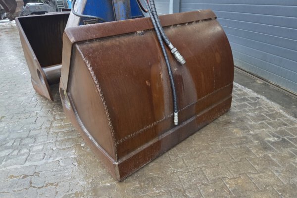 247567 clamshell (9)