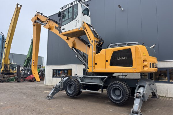 3 Liebherr LH40