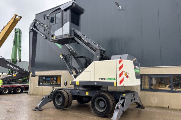 3 Terex TWH224