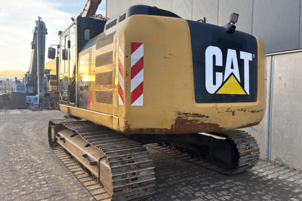 4 CAT 320EL