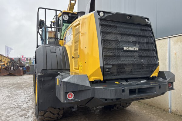 4 Komatsu WA475
