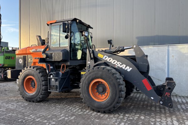 7 Doosan DL250-7
