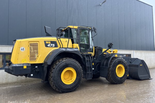 7 Komatsu WA475