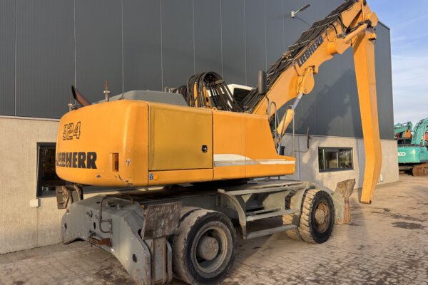 9 Liebherr A924C