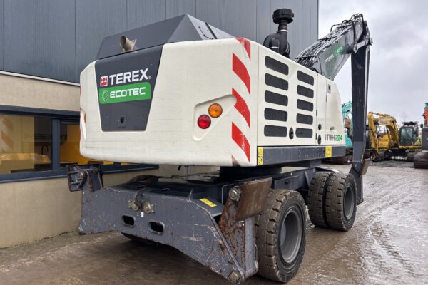 9 Terex TWH224