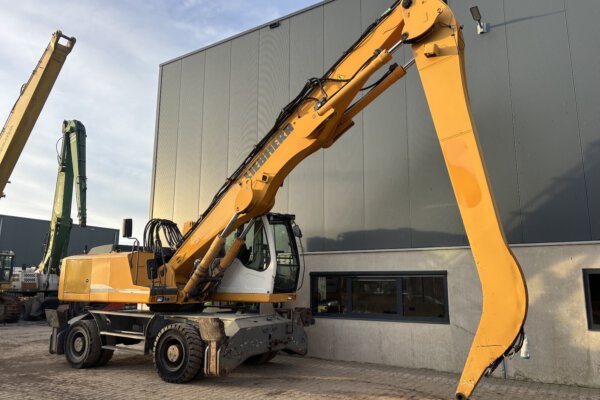9.2 Liebherr A924C