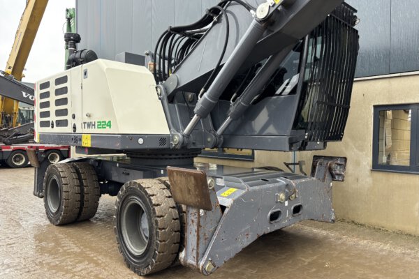 9.4 Terex TWH224
